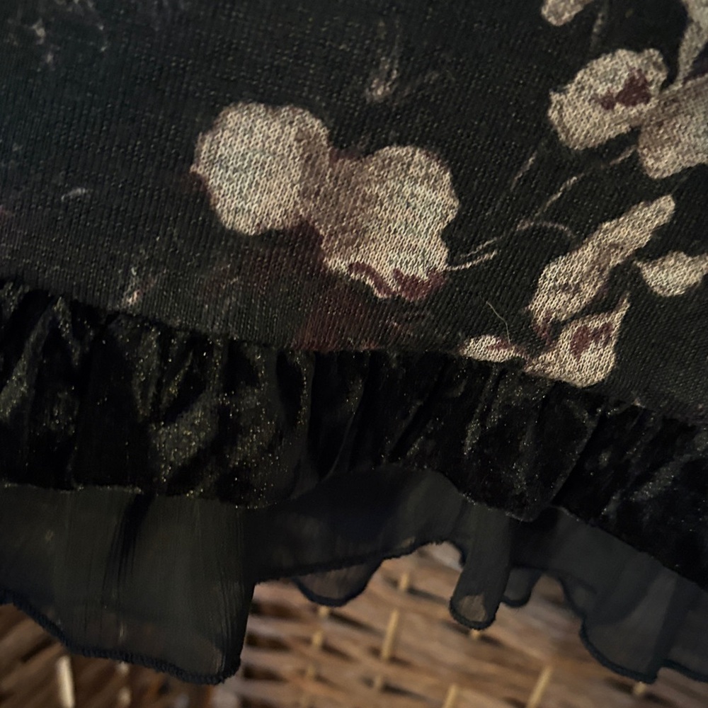 EUC Cato Chic Floral Women's Blouse in Black and Pink with Velvet Details - Picture 5 of 7